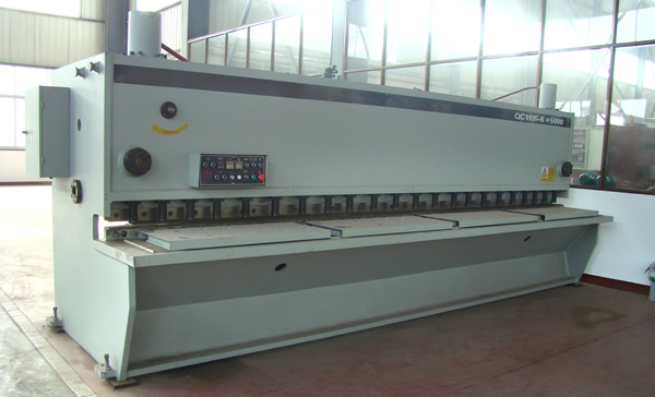 QC11Y-6×5000閘式剪板機(jī)