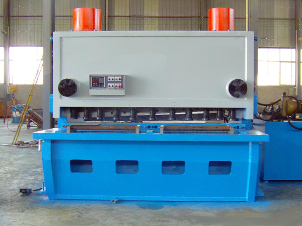 QC11Y-40×2500大型閘式剪板機(jī)