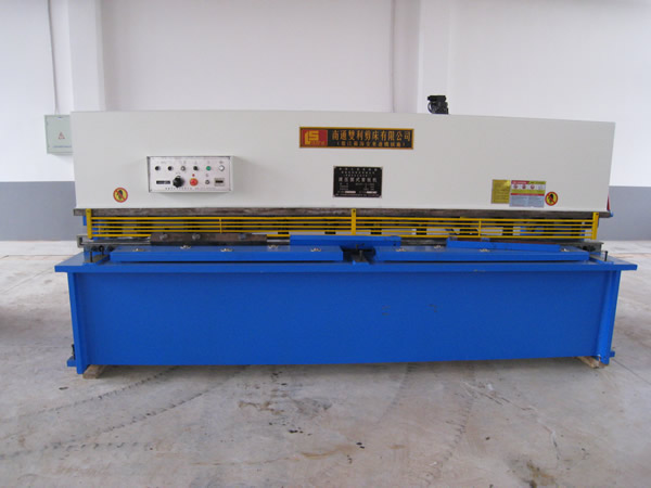 廠家直銷QC12Y—6x3200剪板機(jī)