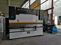 WE67K-100x3200電液伺服數(shù)控折彎?rùn)C(jī)