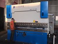 WE67K-130x4000電液伺服數(shù)控折彎?rùn)C(jī)