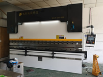 WE67K-200x4000電液伺服數(shù)控折彎?rùn)C(jī)